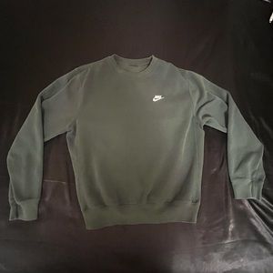 Size M little stains on the back, but it’s cleanable